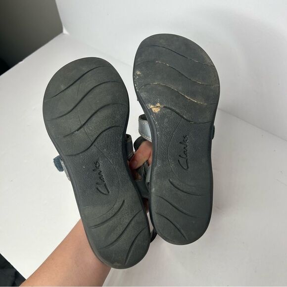 Clark’s leather Gray Comfort Sandals shoes 7 Cushioned Footbed - Picture 5 of 9